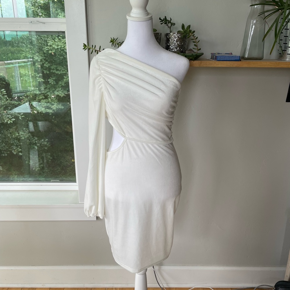 Simplee Ivory Cream Velvet One Shoulder Cut Out Mini Party Holiday Dress Small - Picture 5 of 10